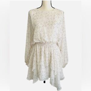 ✨Cream flouncy dress with tiny black star detail✨Size Medium